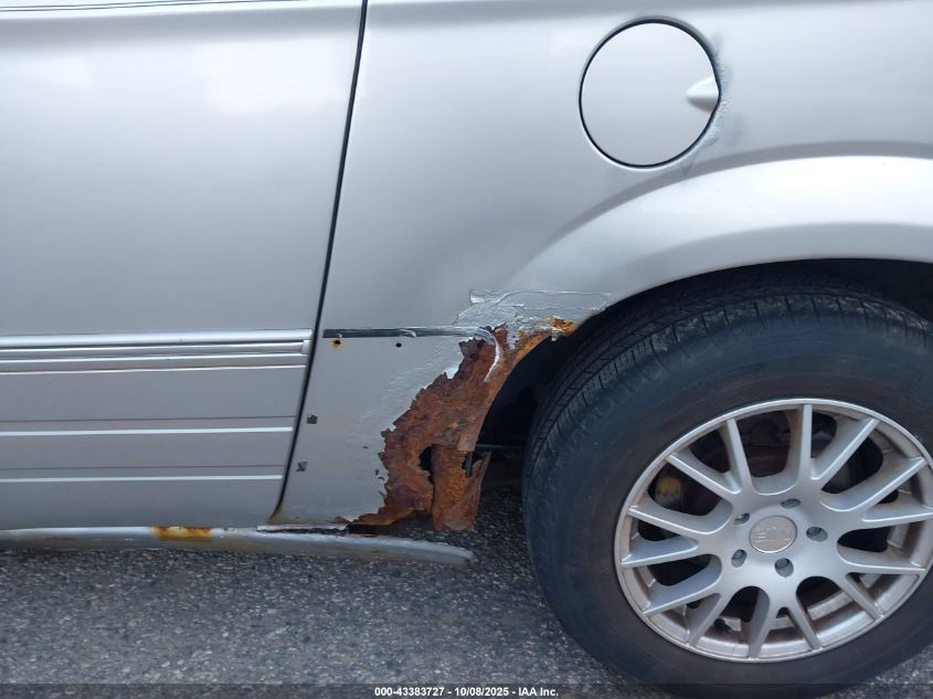 2005 Chrysler Town & Country Limited VIN: 2C8GP64L75R326892 Lot: 43383727