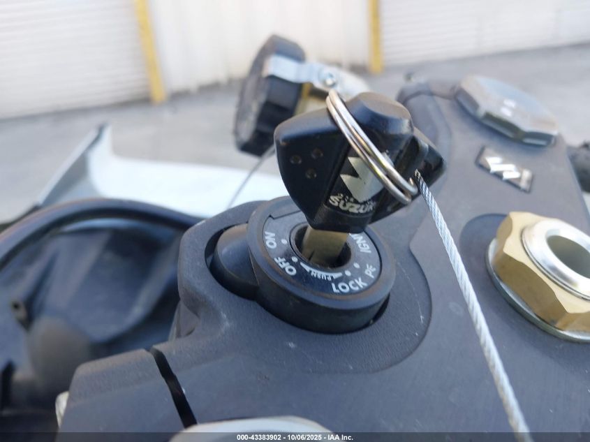 2015 Suzuki Gsx-R600 VIN: JS1GN7FA6F2100863 Lot: 43383902