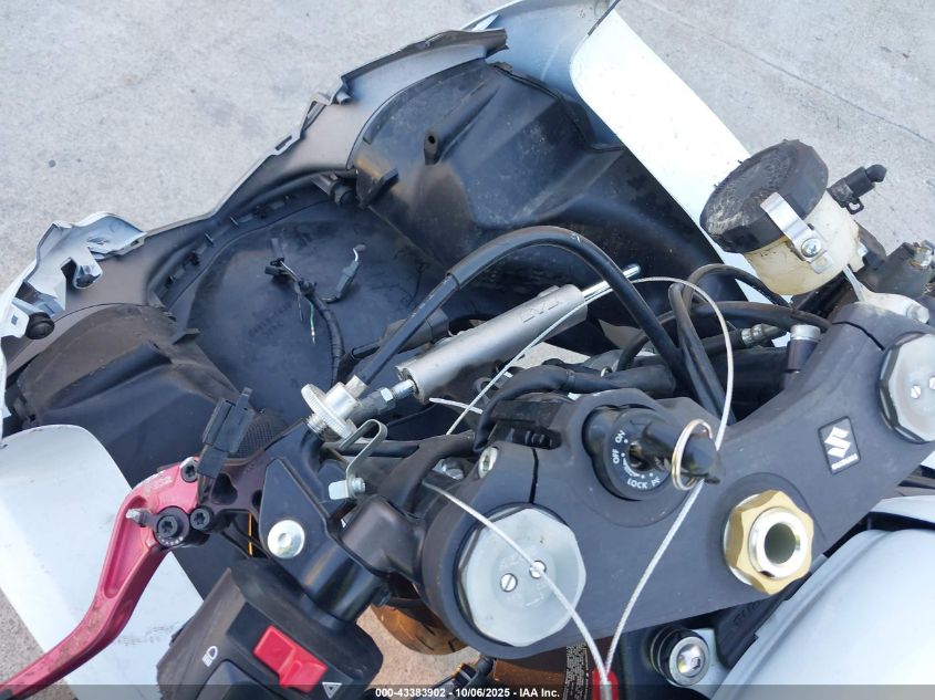 2015 Suzuki Gsx-R600 VIN: JS1GN7FA6F2100863 Lot: 43383902