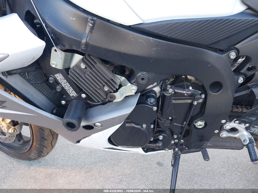 2015 Suzuki Gsx-R600 VIN: JS1GN7FA6F2100863 Lot: 43383902