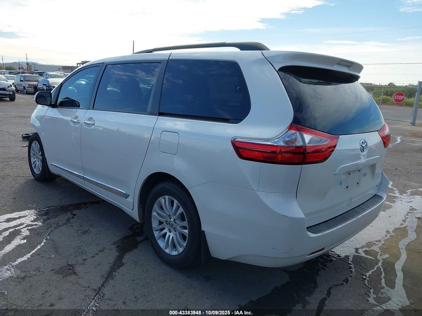 5TDYZ3DC9HS844321 2017 TOYOTA SIENNA photo no. 3