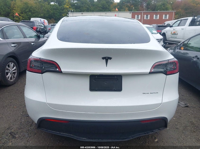 2025 Tesla Model Y Long Range Dual Motor All-Wheel Drive VIN: 7SAYGDEE8SA342844 Lot: 43383986
