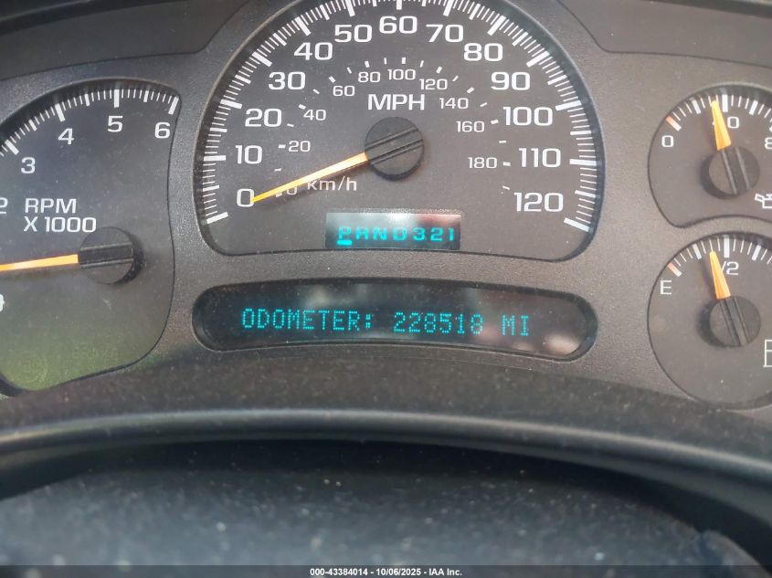 2004 GMC Yukon Slt VIN: 1GKEC13ZX4R320722 Lot: 43384014