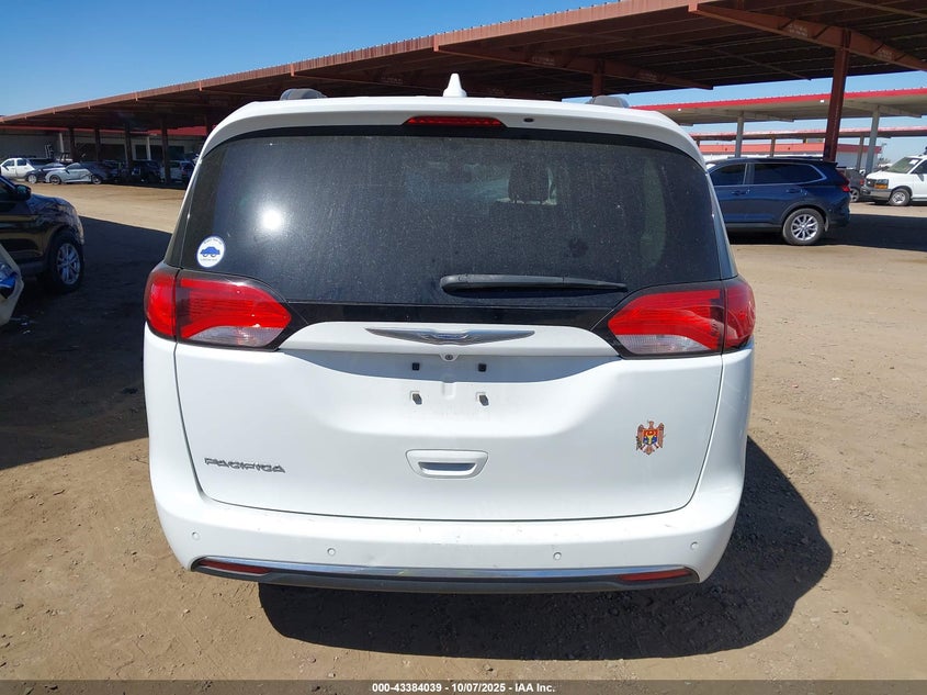 2018 Chrysler Pacifica Touring L VIN: 2C4RC1BG9JR102130 Lot: 43384039