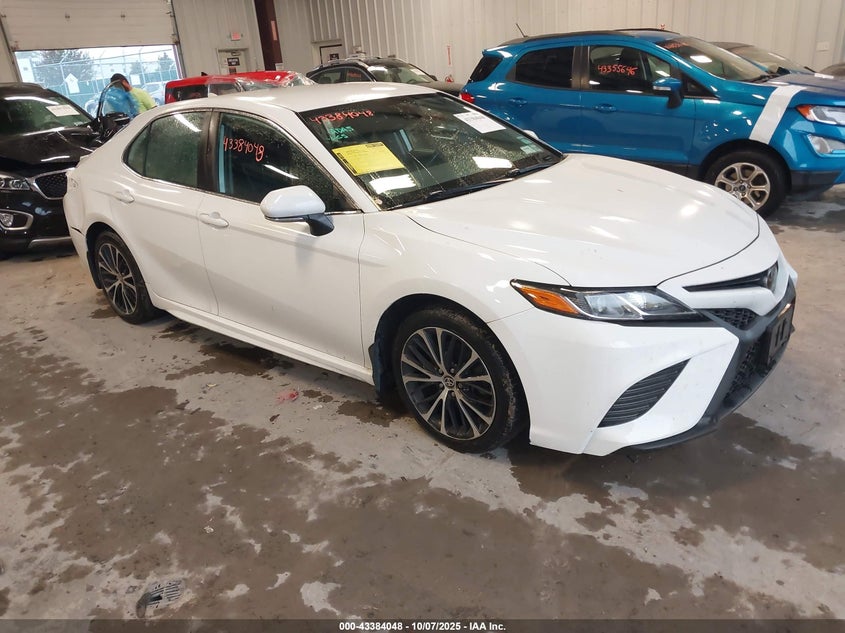 TOYOTA CAMRY SE AWD