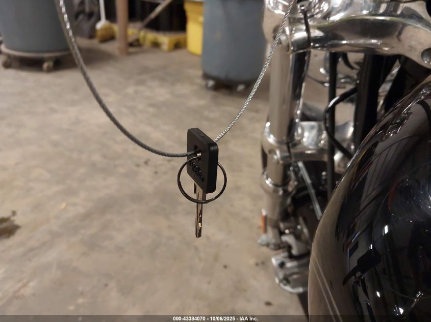 2017 Harley-Davidson Xl1200 C VIN: 1HD1CT31XHC445811 Lot: 43384070