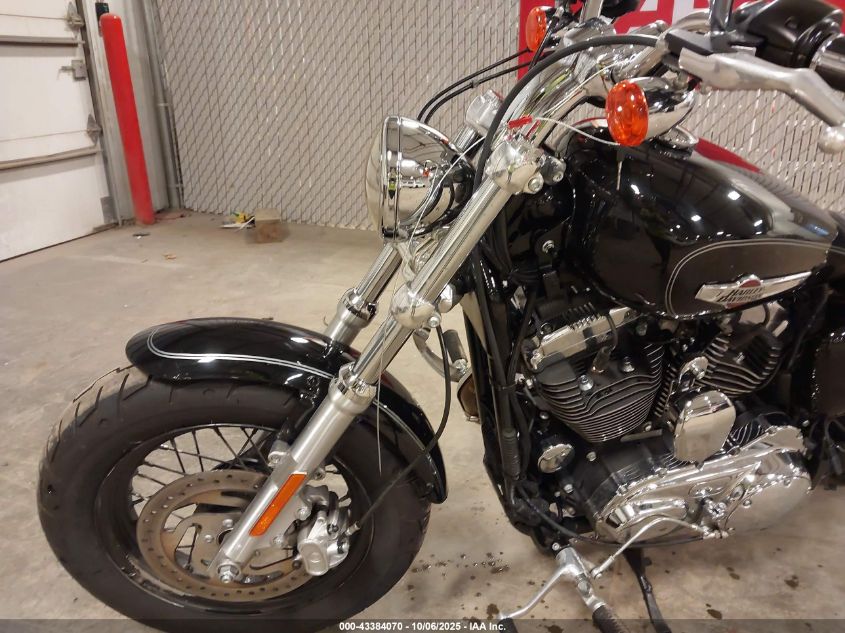 2017 Harley-Davidson Xl1200 C VIN: 1HD1CT31XHC445811 Lot: 43384070