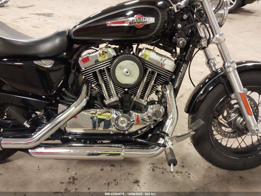 2017 Harley-Davidson Xl1200 C VIN: 1HD1CT31XHC445811 Lot: 43384070