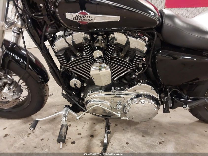 2017 Harley-Davidson Xl1200 C VIN: 1HD1CT31XHC445811 Lot: 43384070