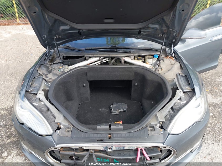 2013 Tesla Model S VIN: 5YJSA1CN9DFP28622 Lot: 43384142