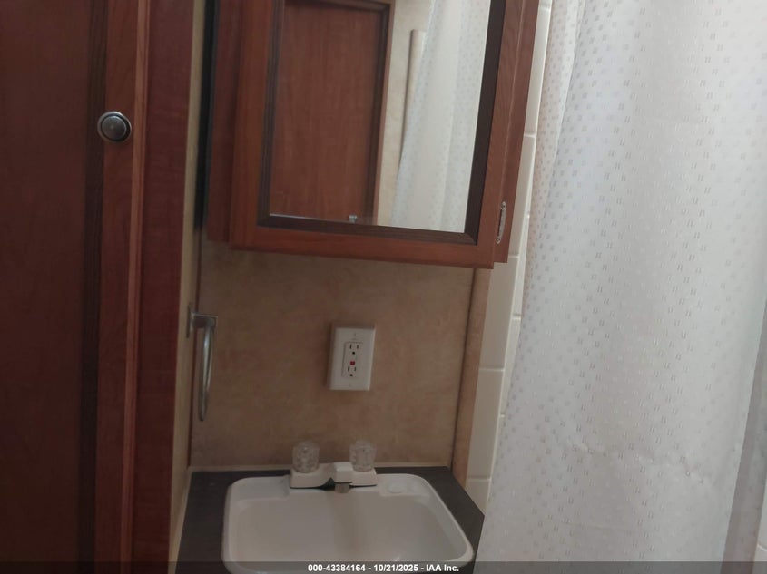 1UJBJ0BN3C78K0079 2012   photo no. 17