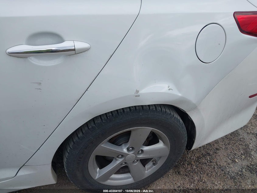 2015 KIA OPTIMA LX 5XXGM4A74FG352740