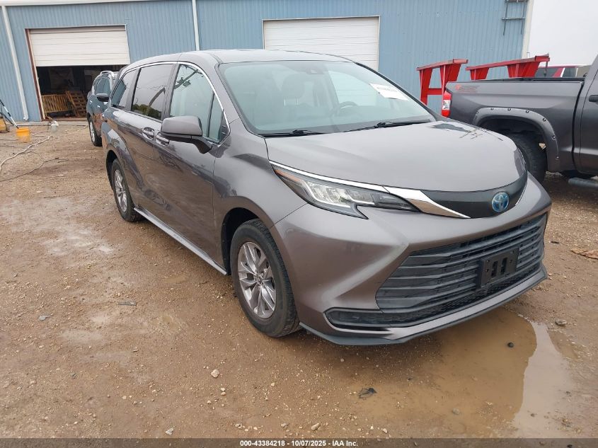 TOYOTA SIENNA LE