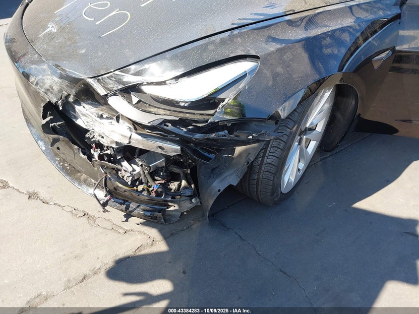 2022 Tesla Model 3 Long Range Dual Motor All-Wheel Drive VIN: 5YJ3E1EB4NF137966 Lot: 43384283