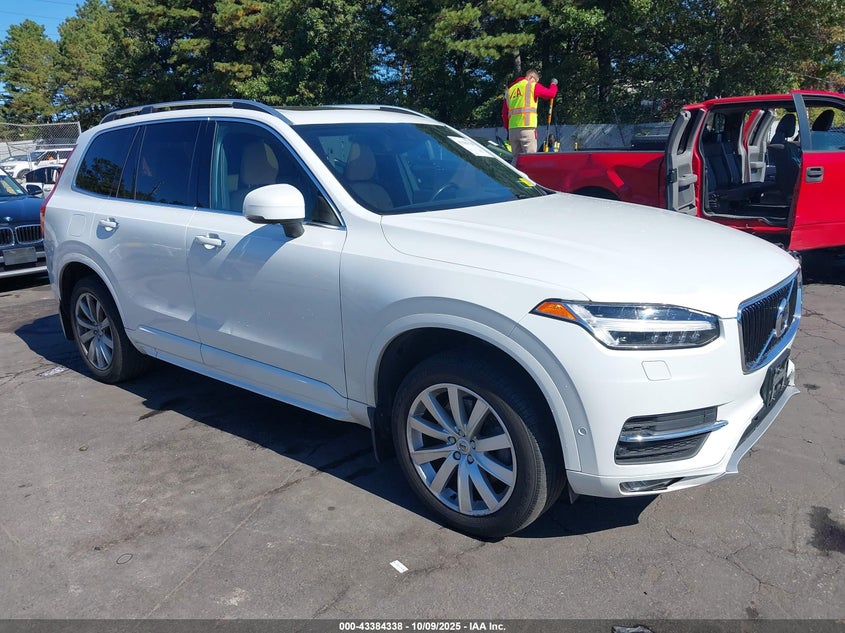 VOLVO XC90 T6 MOMENTUM