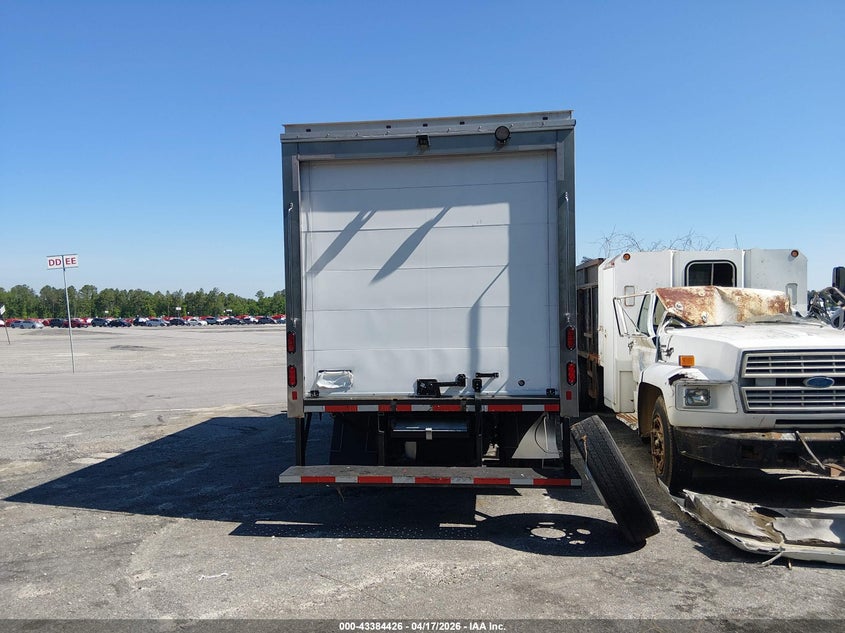 2025 ISUZU NPR VAN N/A