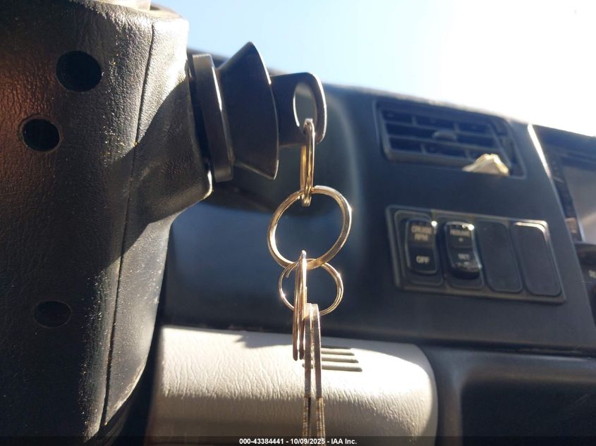 2004 Ford F-650 Xl/Xlt VIN: 3FRNW65NX4V658954 Lot: 43384441