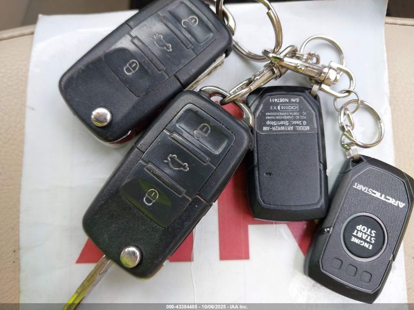 2010 Volkswagen New Beetle 2.5L VIN: 3VWPW3AG6AM028746 Lot: 43384485