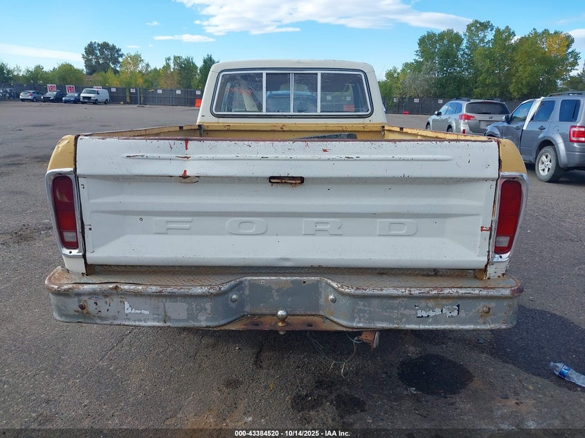 1975 Ford F250 VIN: F25MKU42572 Lot: 43384520
