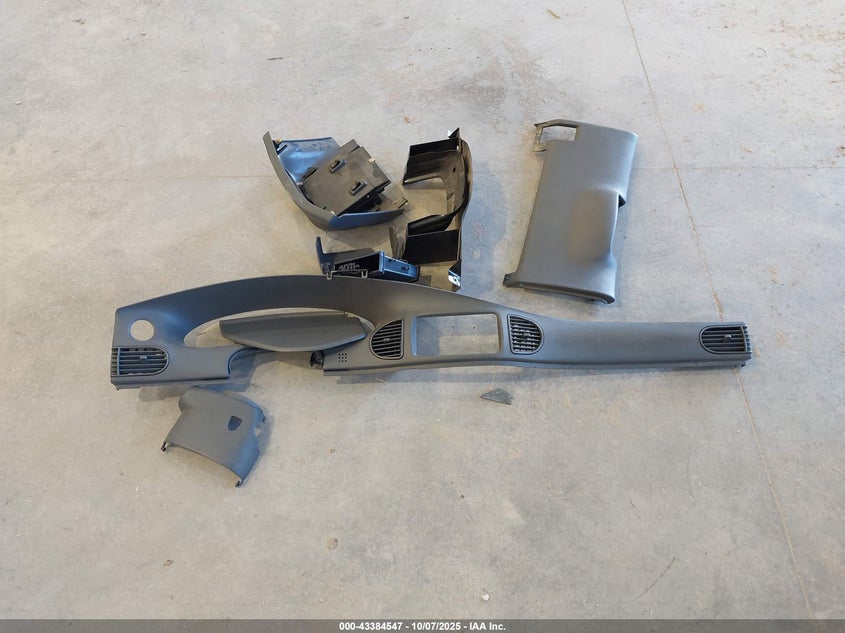 2005 Buick Century VIN: 2G4WS52J551109570 Lot: 43384547