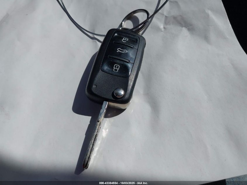 2012 Volkswagen Golf 2.5L 4-Door VIN: WVWDB7AJ8CW242449 Lot: 43384554