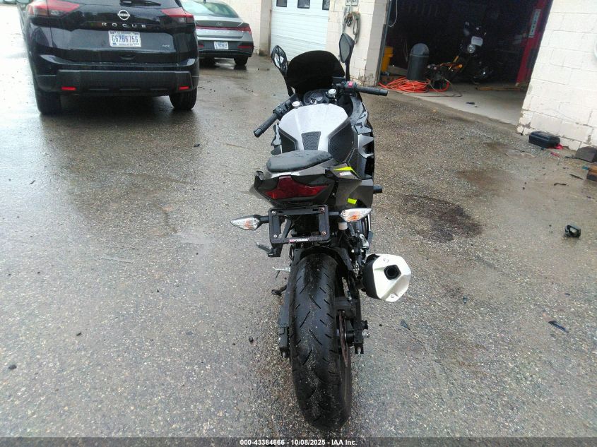 2021 Kawasaki Ex400 VIN: JKAEXKG14MDAC1517 Lot: 43384666