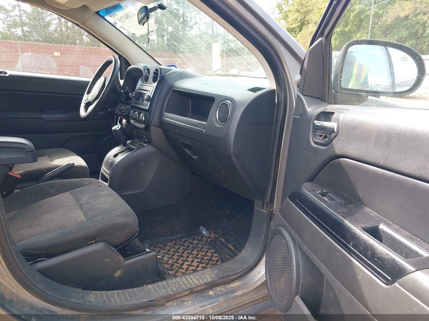 1J4NT1FA5BD284640 2011 JEEP COMPASS photo no. 5