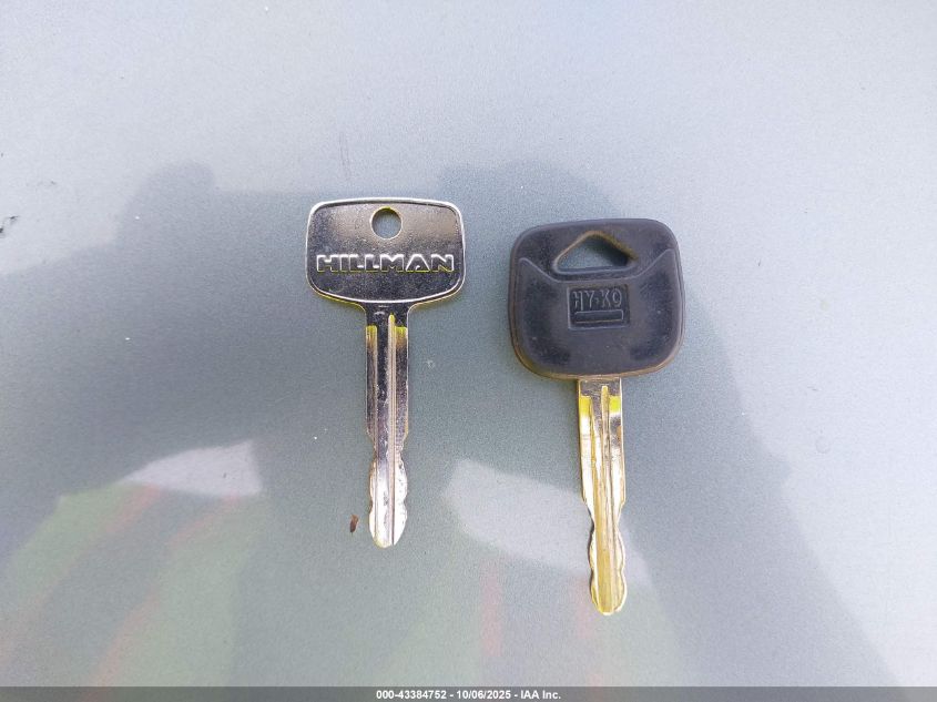 1999 Toyota Sienna Le VIN: 4T3ZF13C4XU135232 Lot: 43384752