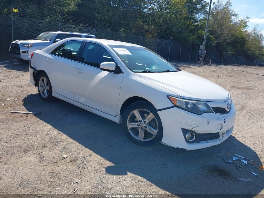 4T1BF1FK4EU349647 2014 Toyota Camry Se auction photo 1