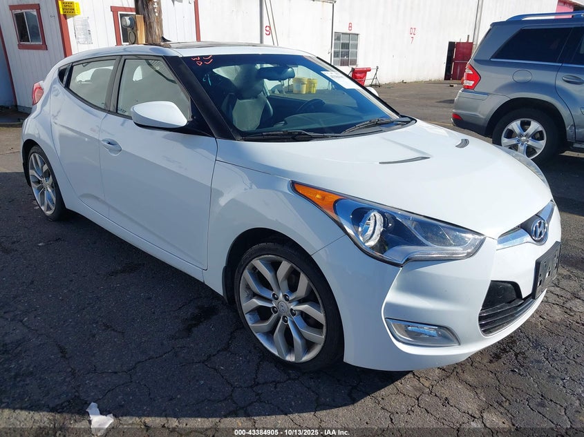 HYUNDAI VELOSTER BASE W/BLACK