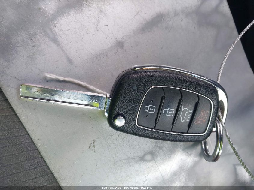 2017 Hyundai Santa Fe Sport 2.4L VIN: 5XYZUDLB3HG491122 Lot: 43385100