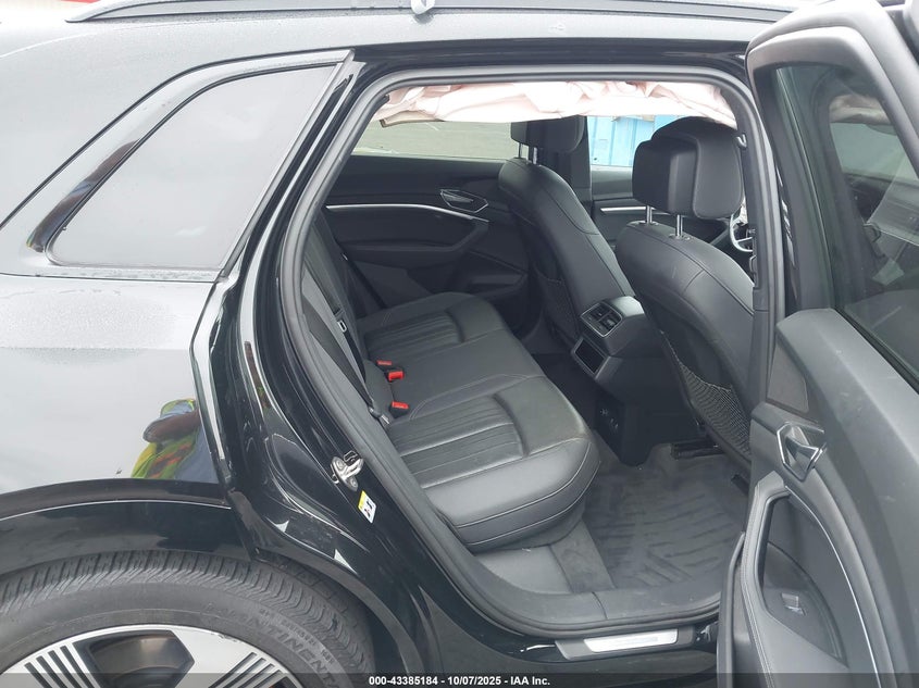 2022 Audi E-Tron Premium Plus Quattro VIN: WA1LAAGE7NB013318 Lot: 43385184