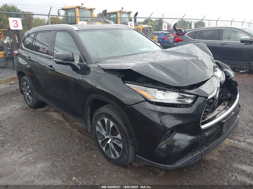 TOYOTA HIGHLANDER XLE