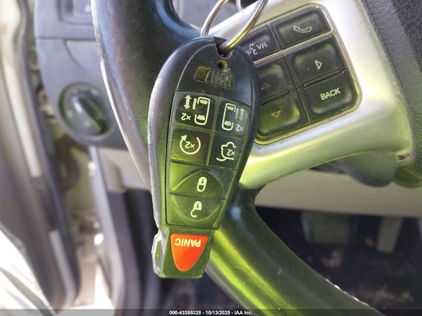 2011 Dodge Grand Caravan Crew VIN: 2D4RN5DG8BR608390 Lot: 43385328