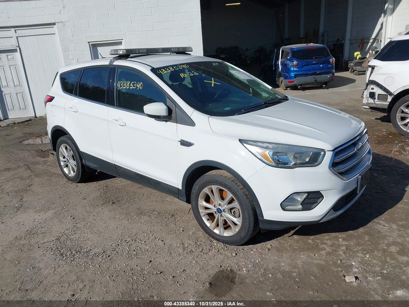 2017 FORD ESCAPE SE - 1FMCU9GD8HUC44297