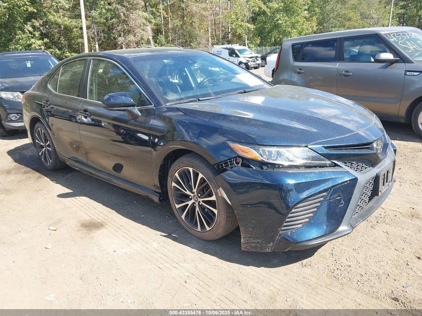 TOYOTA CAMRY SE