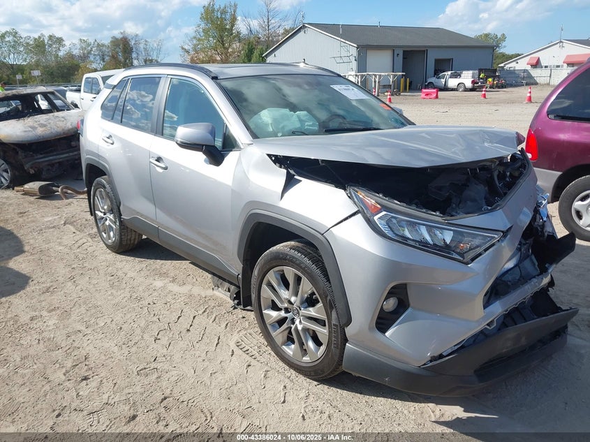 TOYOTA RAV4 XLE PREMIUM