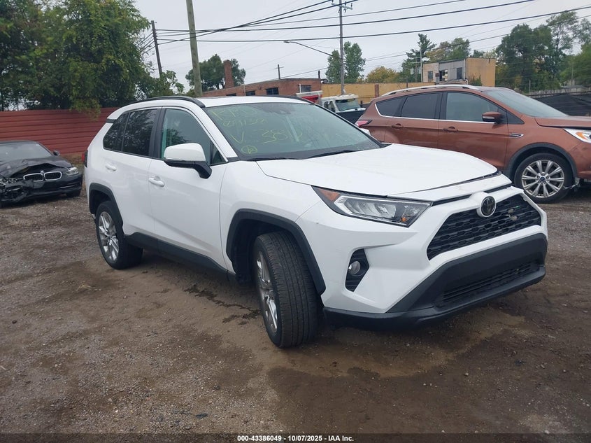 TOYOTA RAV4 XLE PREMIUM