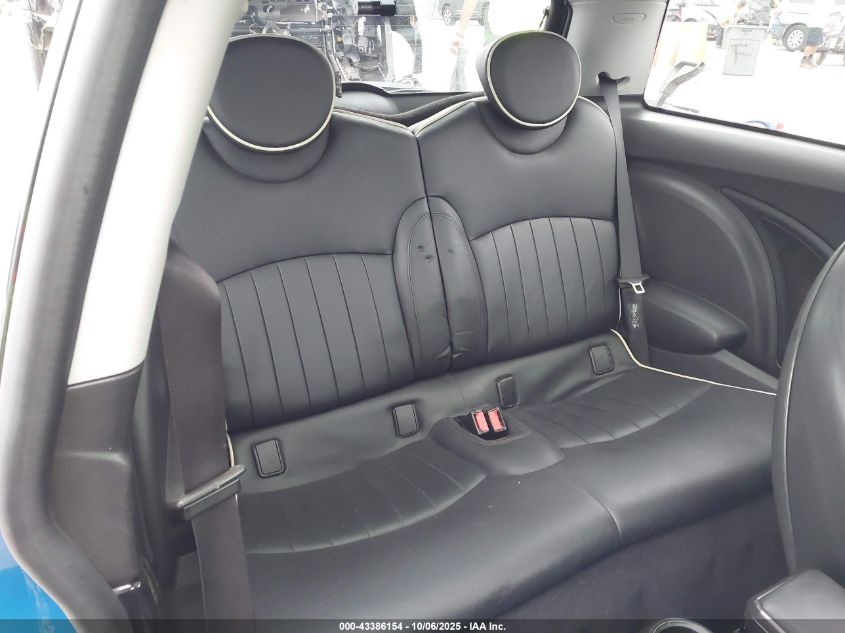 2007 Mini Cooper S VIN: WMWMF73557TL88137 Lot: 43386154