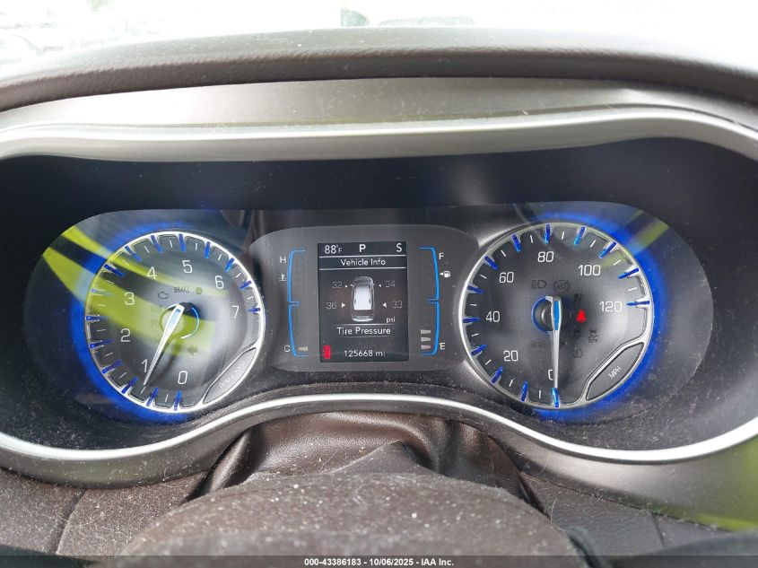 2017 Chrysler Pacifica Touring-L VIN: 2C4RC1BG8HR525825 Lot: 43386183