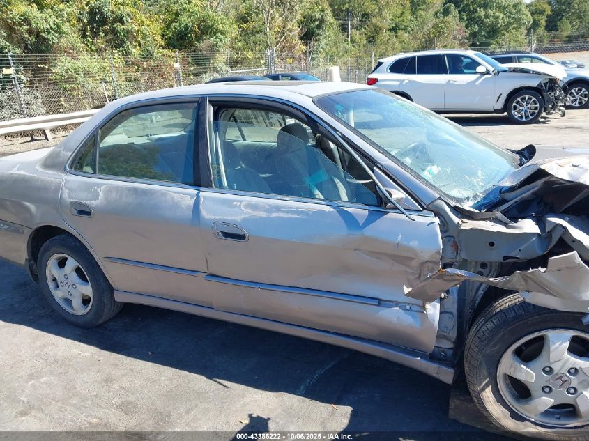 2000 Honda Accord 2.3 Ex VIN: 1HGCG5651YA087794 Lot: 43386222