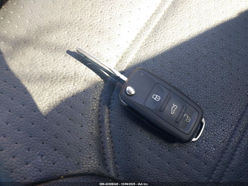 2012 Volkswagen Passat 2.5L Se VIN: 1VWBP7A3XCC085774 Lot: 43386348