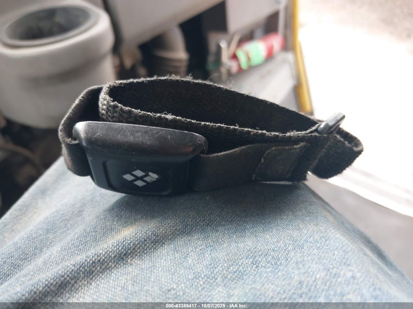 2015 Isuzu Commercial Van VIN: JALB4T17XF7W00078 Lot: 43386417