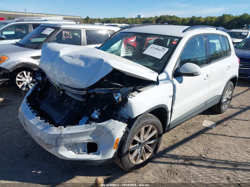 WVGBV7AXXJK004881 2018 VOLKSWAGEN TIGUAN photo no. 2