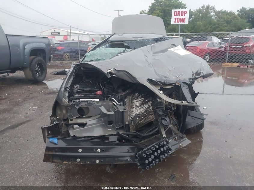 2003 Lincoln Town Car Signature VIN: 1LNHM82W83Y687270 Lot: 43386669