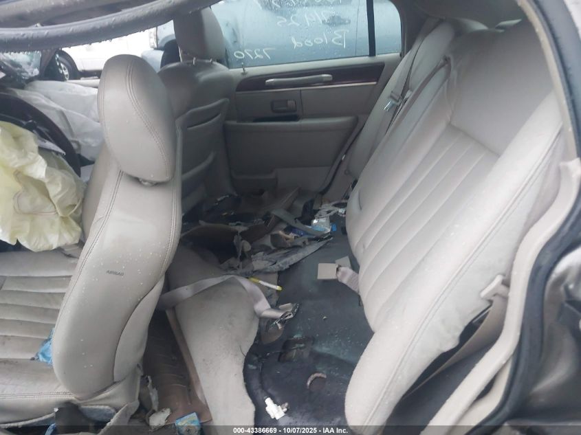 2003 Lincoln Town Car Signature VIN: 1LNHM82W83Y687270 Lot: 43386669