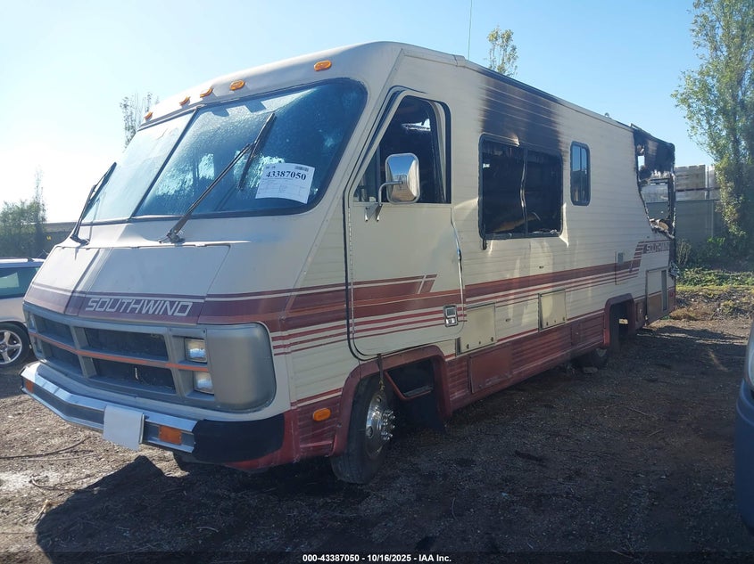 1GBJP37W2F3338975 1985 CHEVROLET  photo no. 2
