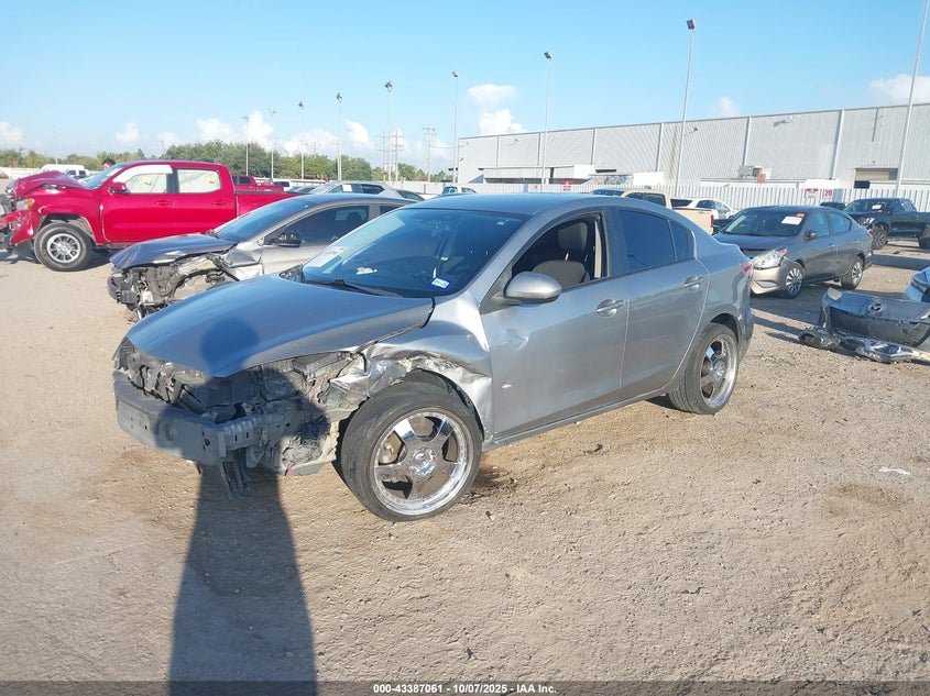 JM1BL1U70D1775301 2013 MAZDA 3 photo no. 2