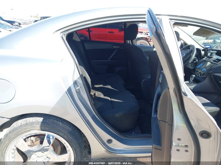 JM1BL1U70D1775301 2013 MAZDA 3 photo no. 8
