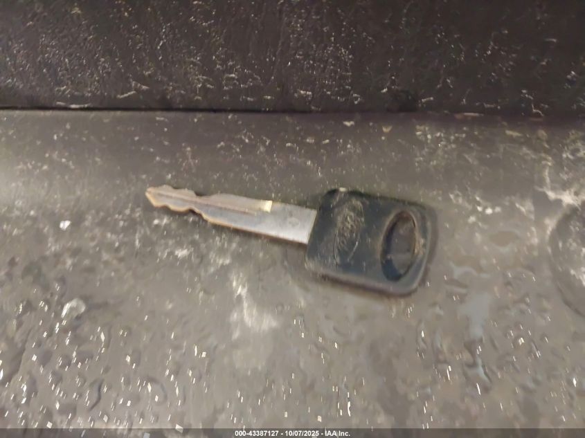 2004 Ford F-250 Xl/Xlt VIN: 1FTNF21L94EC54680 Lot: 43387127